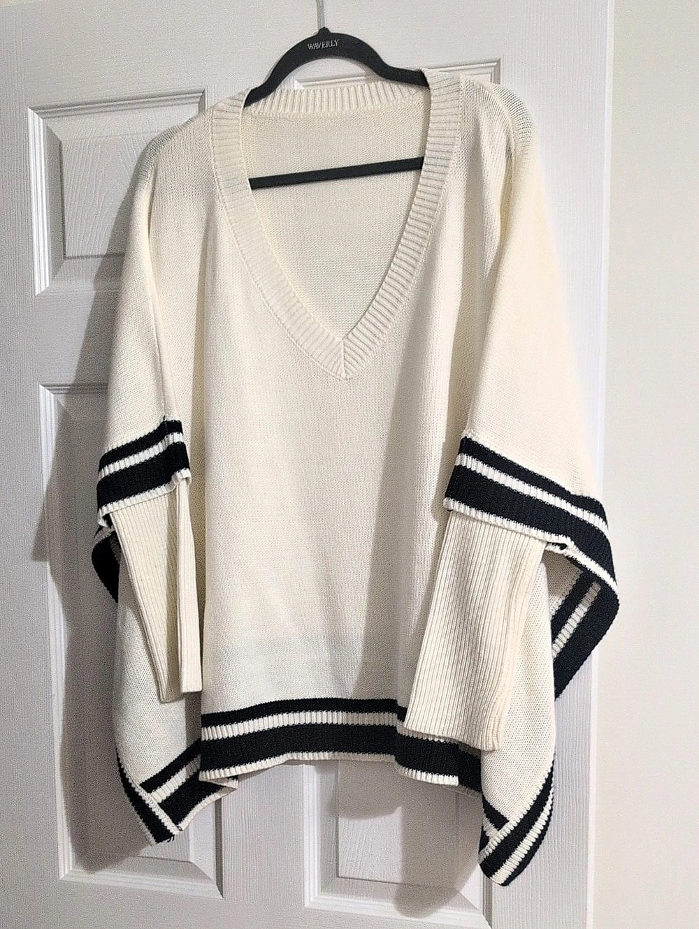 SHEIN Essnce Striped Pattern Batwing Sleeve V Neck Poncho Sweater White & Black